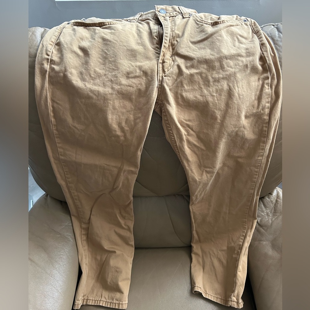 Men’s Khaki Pants